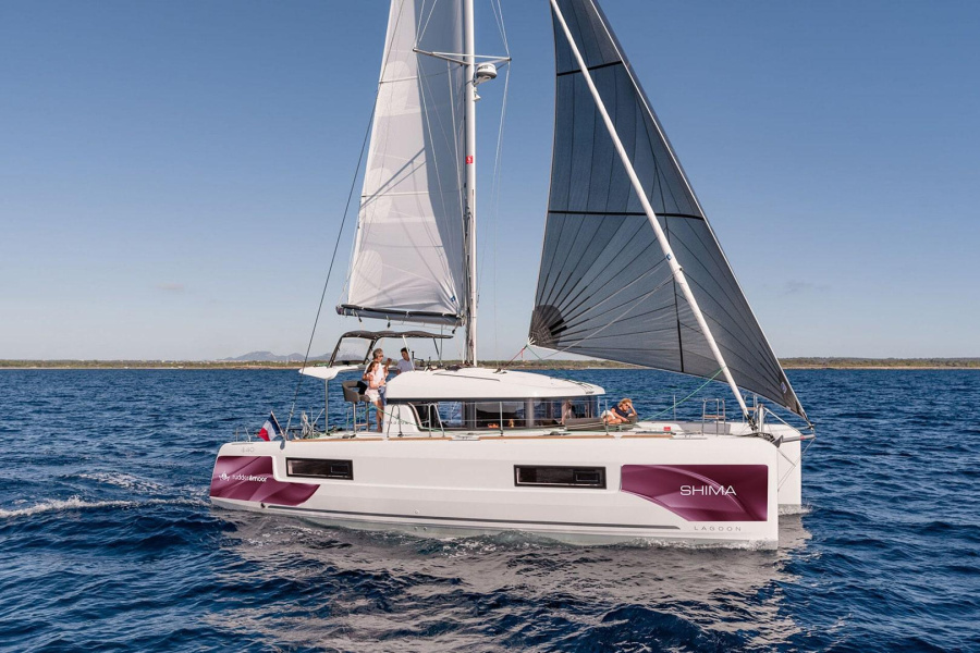 Photo #1 - Lagoon 40 - 4 + 1 cab. (Shima) en Albatros Marina - 38137