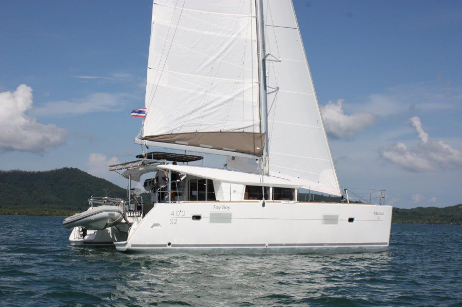 Photo #1 - Lagoon 400 S2 - 4 + 2 cab. (ToyBoy) en Yacht Haven Marina - 38196