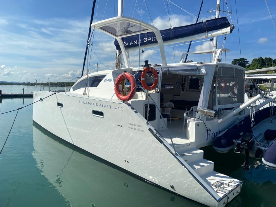 Photo #1 - Island Spirit 410 (Fortunate Sun) en Yacht Haven Marina - 38197