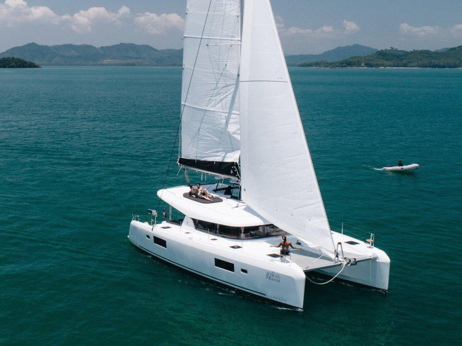 Photo #1 - Lagoon 42 - 4 + 2 cab. (Mami) en Yacht Haven Marina - 38200