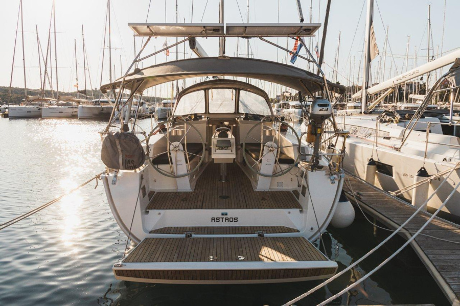 Photo #1 - Bavaria Cruiser 41 - 3 cab. (Astros) en Marina Mandalina - 38380