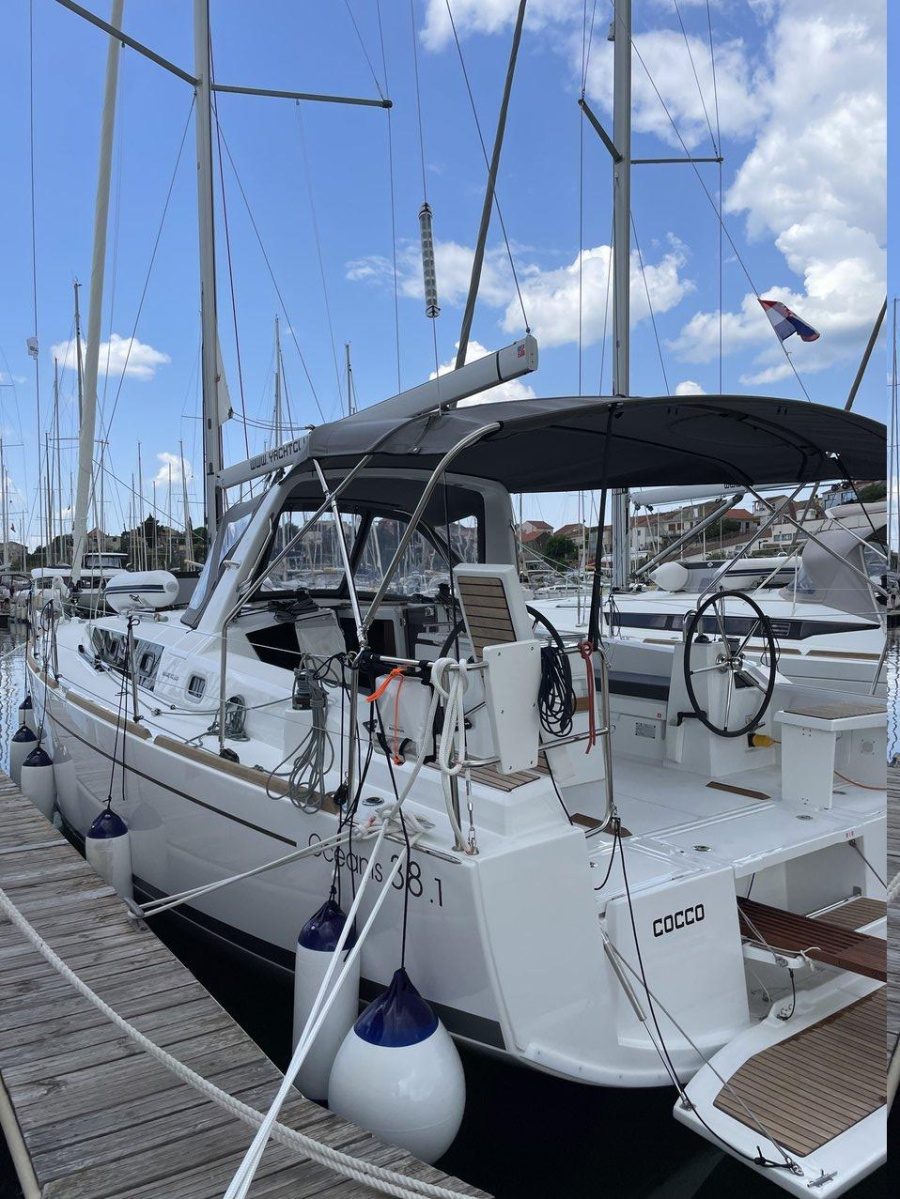 Photo #1 - Oceanis 38.1 (Cocco) en Marina Mandalina - 38381