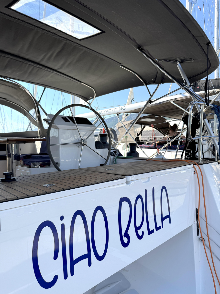 Photo #1 - Bavaria C50 Holiday - 5 cab. (Ciao Bella) en Marina - 38394