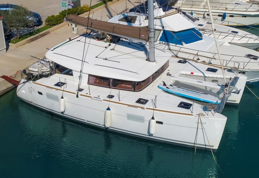 Photo #1 - Lagoon 400 S2 - 4 + 2 cab. (Second Wind) en ACI Marina - 38413