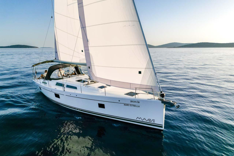 Photo #1 - Hanse 508 - 4 + 1 cab. (Mare Estrella) en Marina Mandalina - 38517