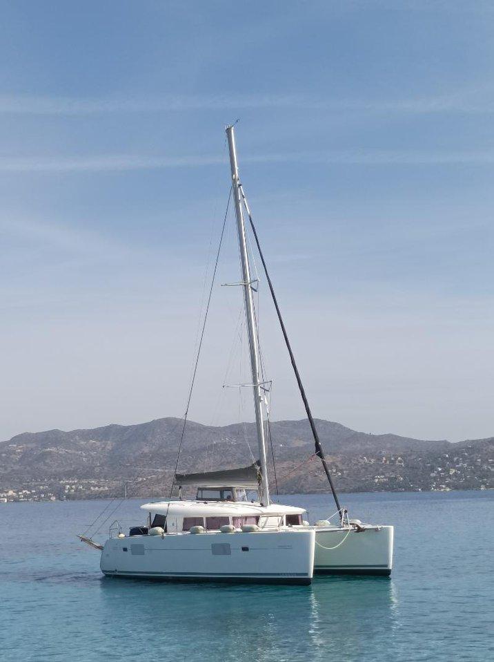 Photo #1 - Lagoon 400 - 4 + 2 cab. (Tramontana) en Athens, Attica, Marina - 38576