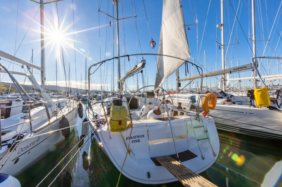 Photo #1 - Dufour 44 - 4 cab.* (Jonathan Pink) en Marina Punat - 38666