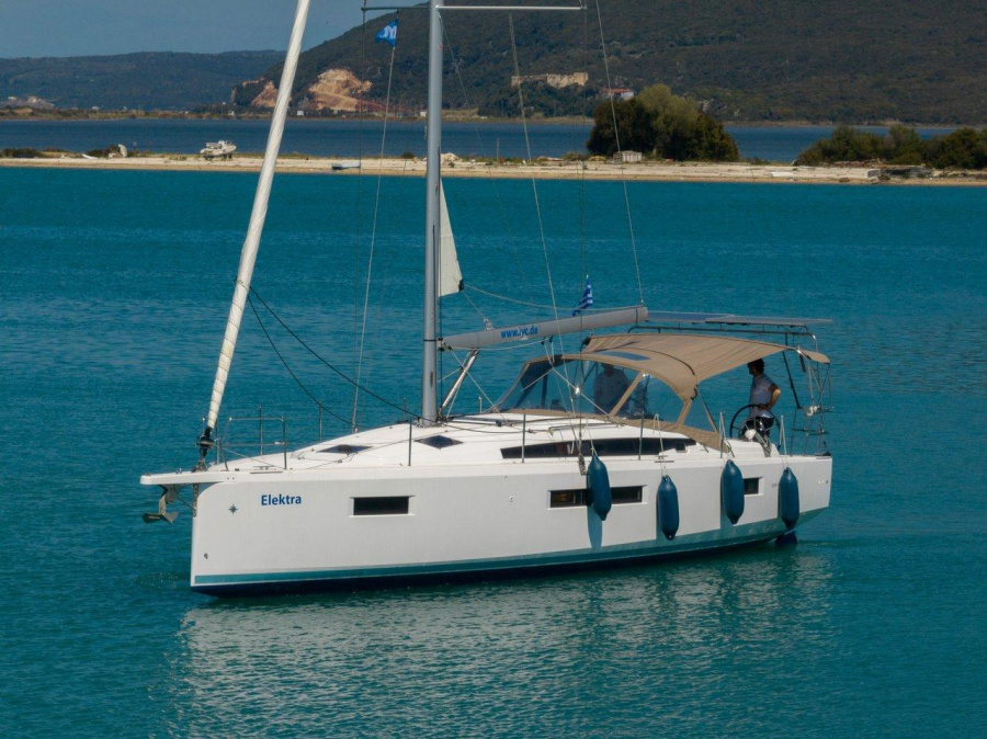 Photo #1 - Sun Odyssey 410 - 3 cab. (Elektra) en Lefkas main port - 38711