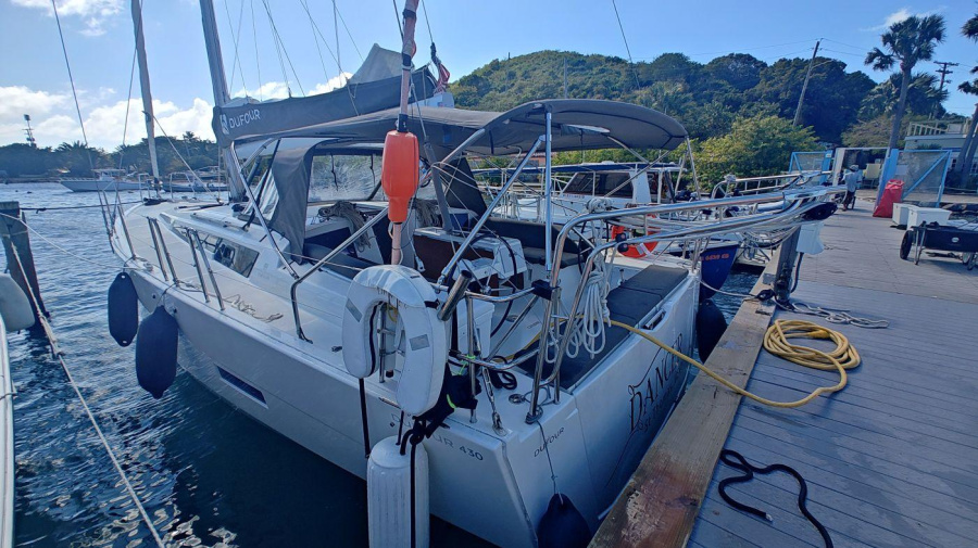 Photo #1 - Dufour 430 (Dancer) en Resort & Marina - 38733