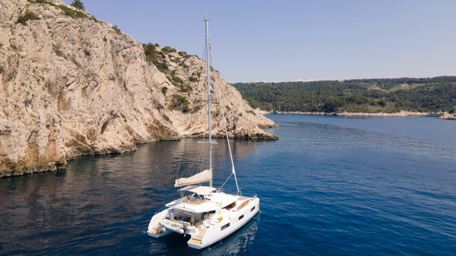Photo #1 - Lagoon 46 - 4 + 2 cab. (Sophie) en Marina (ex.SCT) - 38807