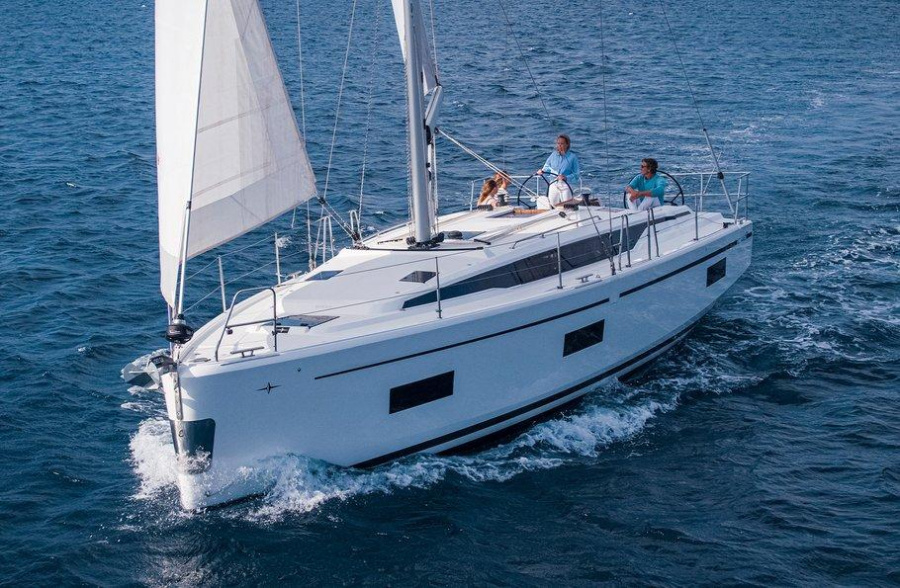 Photo #1 - Bavaria C42 (Aurora) en Corfu, Gouvia Marina - 38954