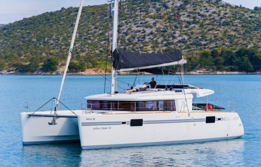 Photo #1 - Lagoon 450 F - 4 + 2 cab. (Julius Cesar III) en Marina Frapa - 38955