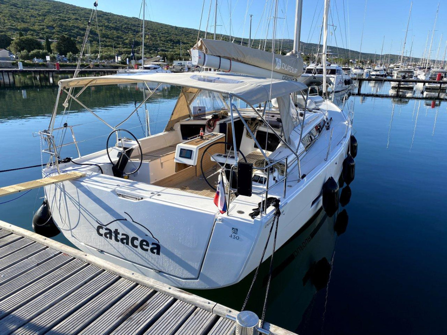 Photo #1 - Dufour 430 (Catacea) en Marina Kremik - 38963