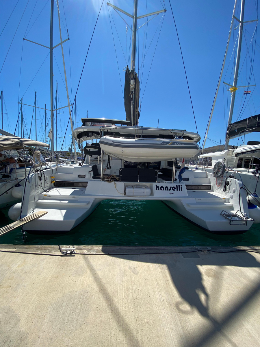 Photo #1 - Lagoon 42 - 4 + 2 cab. (Hanselli) en ACI Marina - 39021