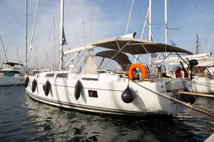 Photo #1 - Hanse 508 - 5 + 1 cab. (Medusa II) en Lefkas main port - 39290