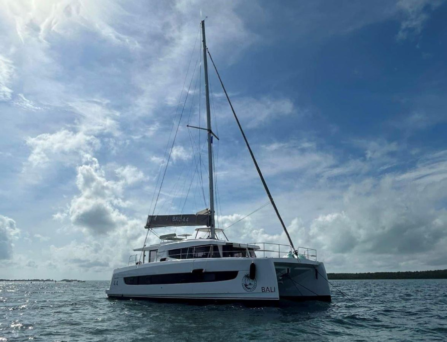 Photo #1 - Bali 4.4 - 3 + 1 cab. (Sunset Chaser) en Bahamas, Abacos, Boat Harbour Marina - 39309