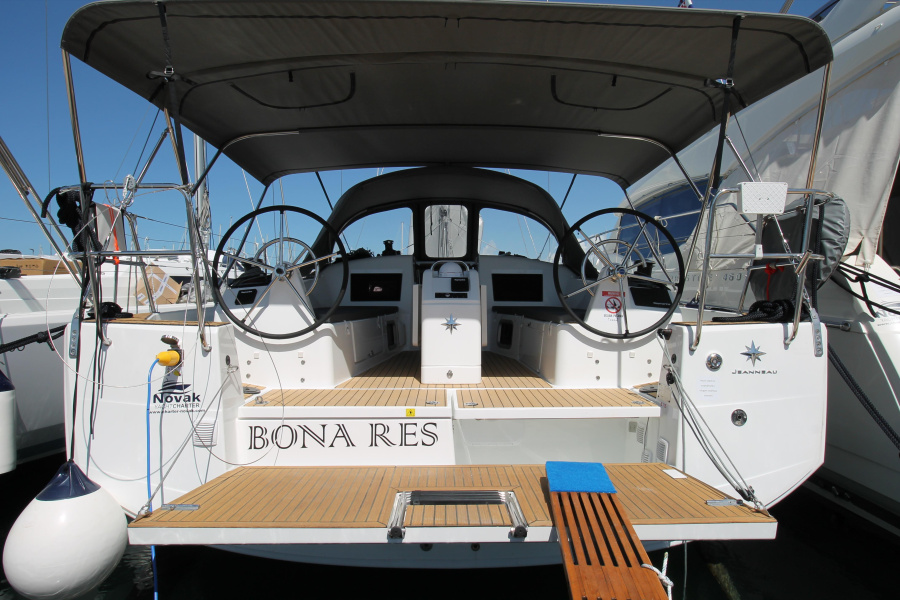 Photo #1 - Sun Odyssey 410 - 3 cab. (Bona Res) en Marina Kornati - 39385