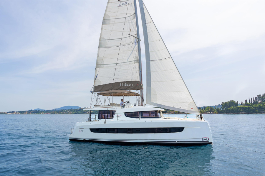 Photo #1 - Bali 4.8 - 6 cab. (BASMA) en Athens, Alimos marina - 39427