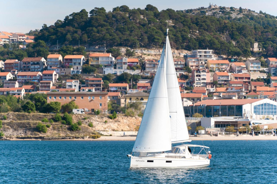 Photo #1 - Oceanis 38 - 3 cab. (Aphrodite) en Marina Mandalina - 39449