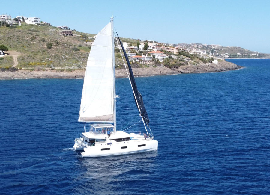 Photo #1 - Lagoon 46 - 4 + 1 cab. (Dionike) en - Olympic Marine - 61788