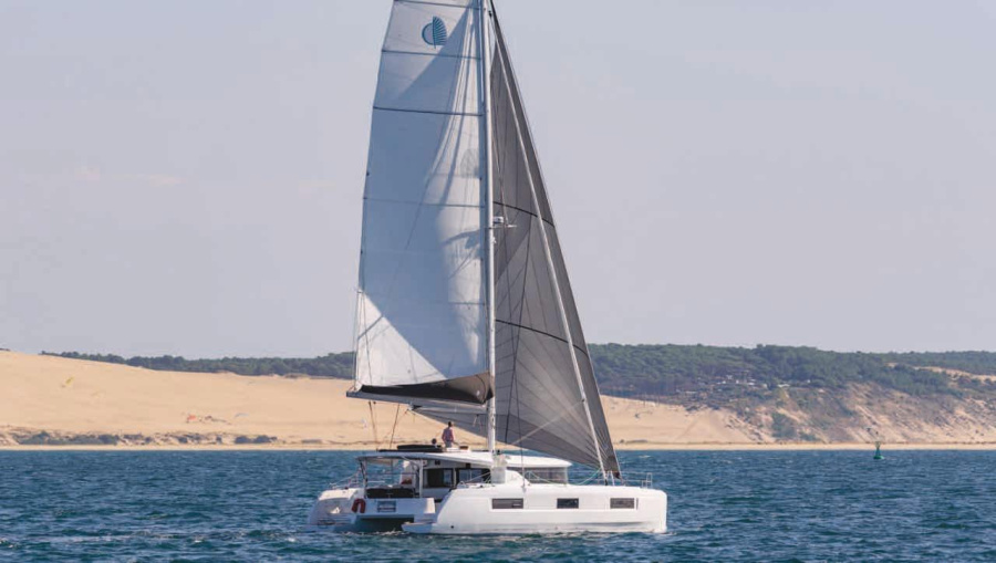 Photo #1 - Lagoon 46 - 4 + 2 cab. (Mare Azul) en Marina Mandalina - 39731