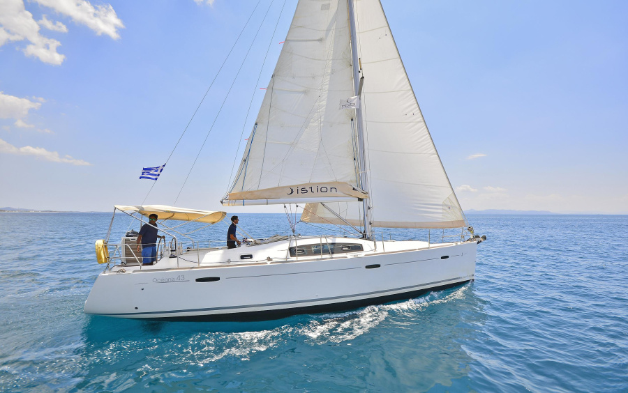 Photo #1 - Oceanis 43 (Belamour) en Marina - 39740