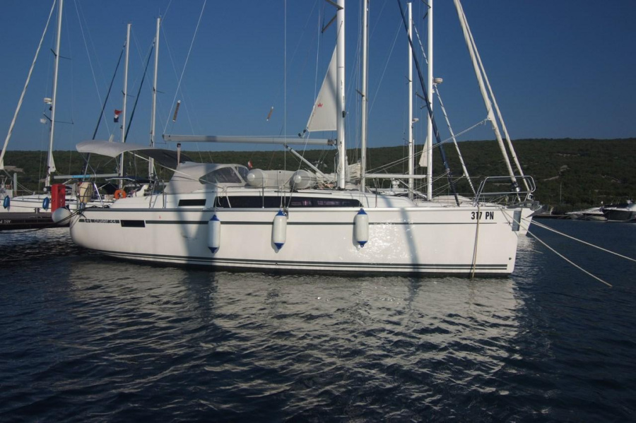 Photo #1 - Bavaria Cruiser 33 (Burin) en Marina Punat - 39795