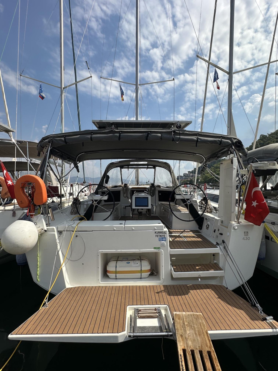 Photo #1 - Dufour 430 GL (Kummsal) en Ella Yacht Club - 39871