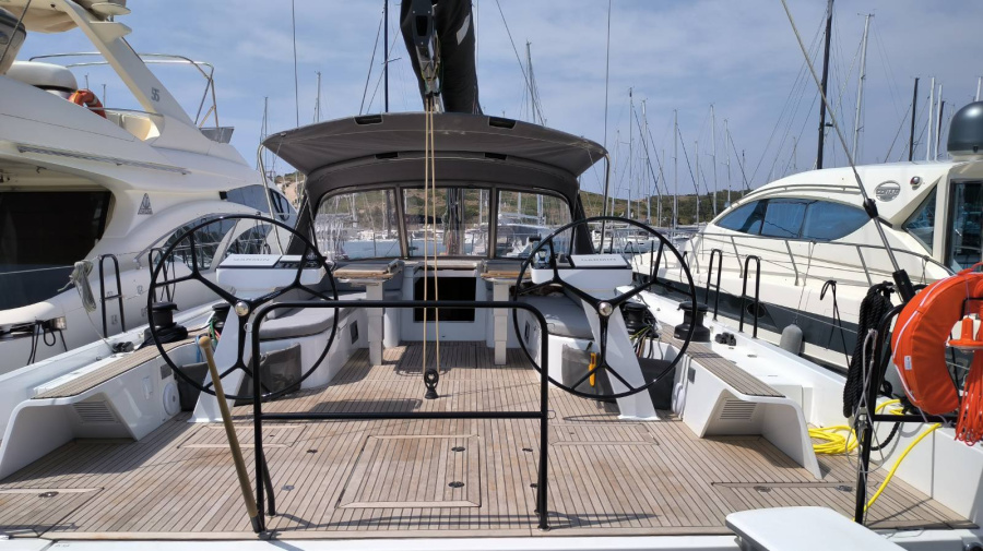 Photo #1 - First 53 - 3 + 1 cab. (Oktana) en - Olympic Marine - 39957