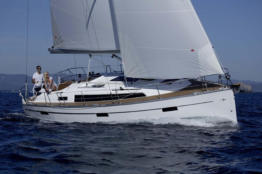 Photo #1 - Bavaria Cruiser 37 - 3 cab. (Sayra) en Marina Mechanic Nautic - 39972