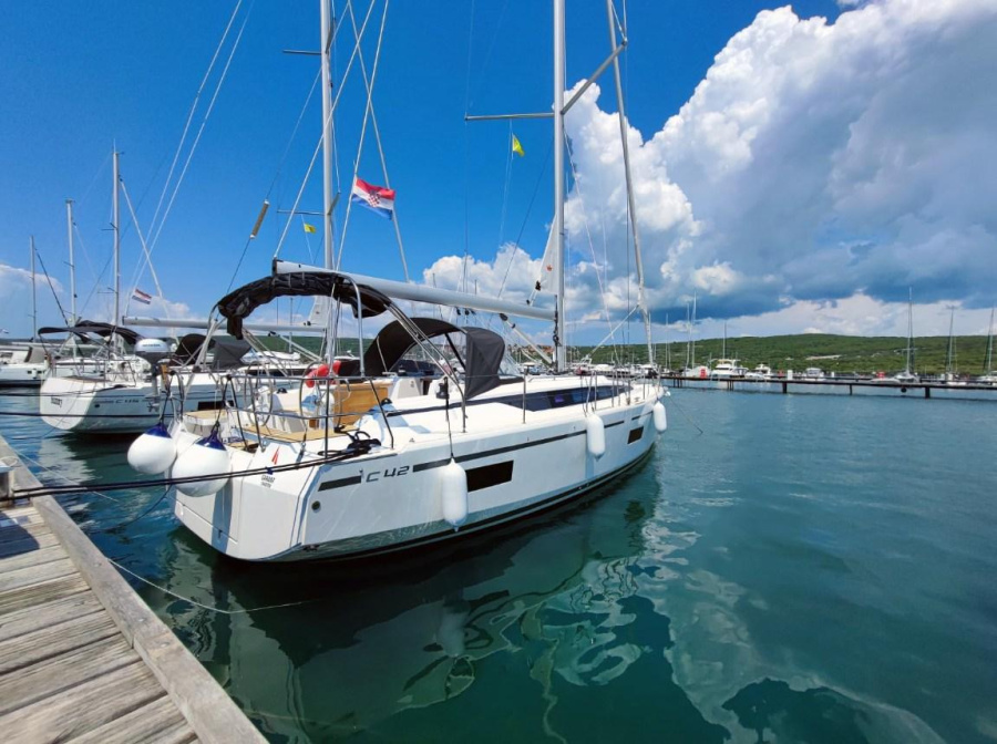 Photo #1 - Bavaria C42 (Gala) en Marina Punat - 40110