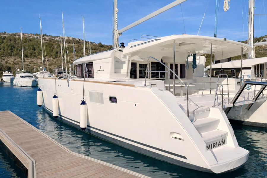 Photo #1 - Lagoon 450 F - 4 + 2 cab. (Miriam) en Marina Kremik - 40212