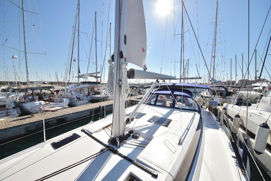 Photo #1 - Bavaria Cruiser 45 - 4 cab. (Nadine) en D-Marin Dalmacija Marina - 40301