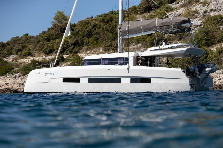 Photo #1 - Dufour 48 Catamaran - 5 + 1 cab. (Pando) en Marina Kremik - 40512
