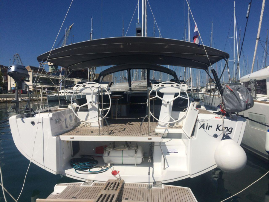 Photo #1 - Hanse 548 - 5 + 1 cab. (Air King) en Marina (ex.SCT) - 40667
