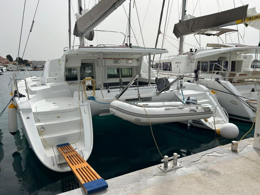 Photo #1 - Lagoon 440 - 4 cab. (Manatee) en ACI Marina - 40700