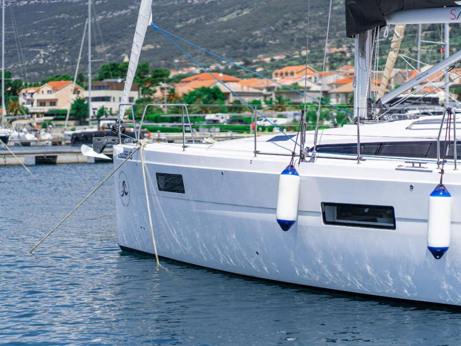 Photo #1 - Elan Impression 45 - 4 cab. (Skipper's Girl) en Marina - 40715