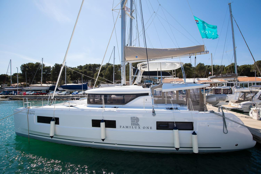 Photo #1 - Lagoon 46 - 4 + 2 cab. (Little Havana) en Pula, ACI Marina - 41359