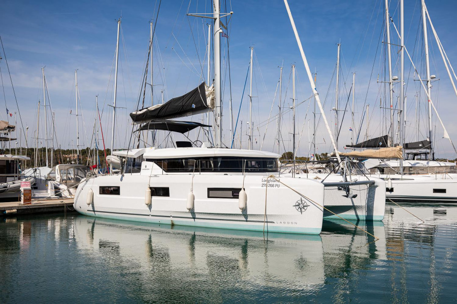 Photo #1 - Lagoon 46 - 4 + 2 cab. (Long Island) en Pula, ACI Marina - 41360