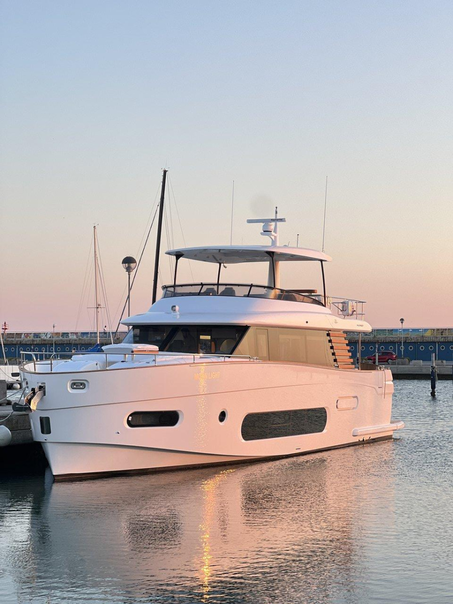 Photo #1 - Azimut Magellano 66 (Moon light) en D-Marin Dalmacija Marina - 41383