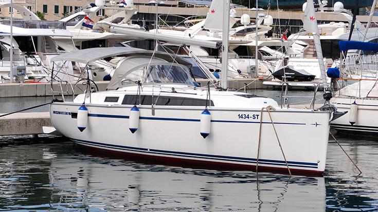 Photo #1 - Bavaria Cruiser 34 (Tonkica) en ACI Marina - 41413