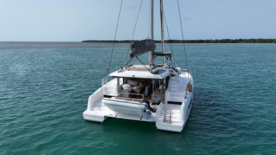 Photo #1 - Bali 4.2 (Tamboo) en Bahamas, Abacos, Boat Harbour Marina - 41529
