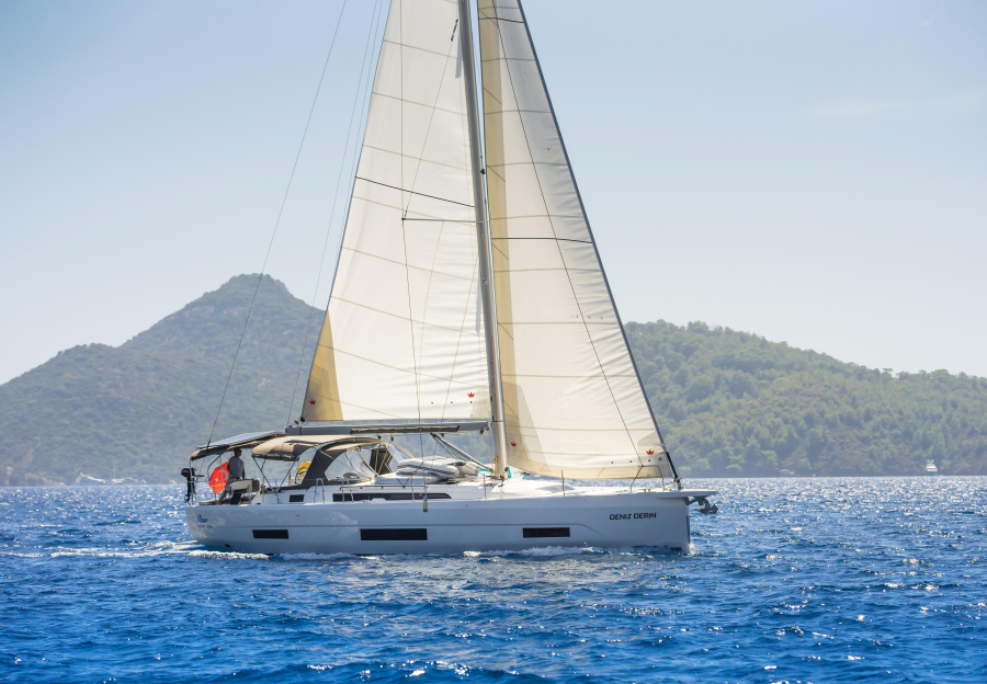 Photo #1 - Dufour 470 - 4 cab. (Deniz Derin) en Göcek Mucev Marina - 41535
