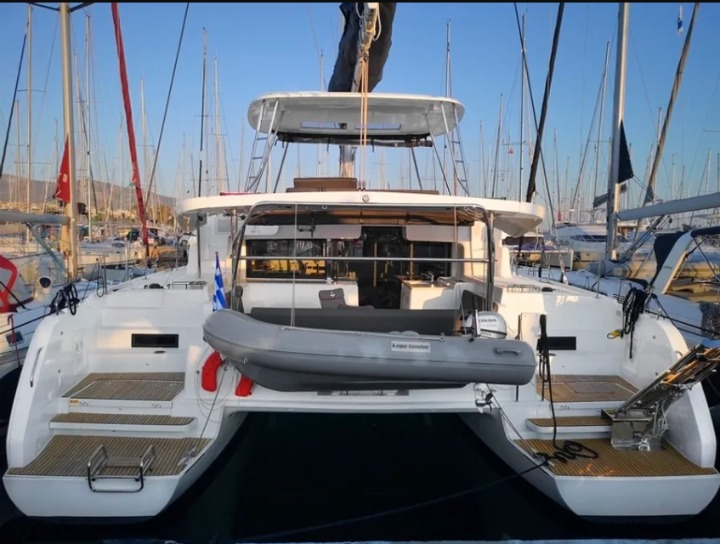 Photo #1 - Lagoon 46 - 4 + 2 cab. (G. P) en Athens, Alimos marina - 41799