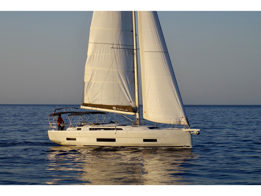 Photo #1 - Dufour 470 - 5 + 1 cab. (Dione) en Sardinia - 41920