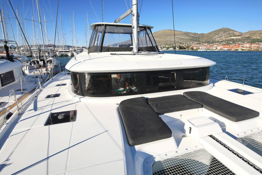 Photo #1 - Lagoon 46 - 4 + 2 cab. (Mariposa) en Marina - 41997