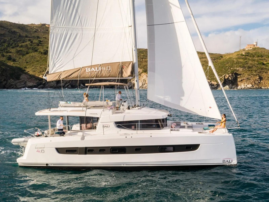 Photo #1 - Bali 4.6 - 4 + 2 cab. (Noni) en - Olympic Marine - 42083