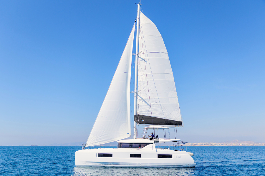 Photo #1 - Lagoon 46 - 4 + 2 cab. (Iris) en Athens, Alimos marina - 42102