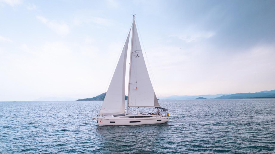 Photo #1 - Bavaria C46 - 4 cab. (Kybele) en Yacht Classic Hotel Marina - 42455