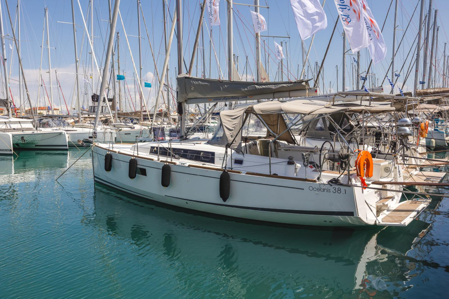 Photo #1 - Oceanis 38.1 (Elisa) en Lefkas, D-Marin - 42634